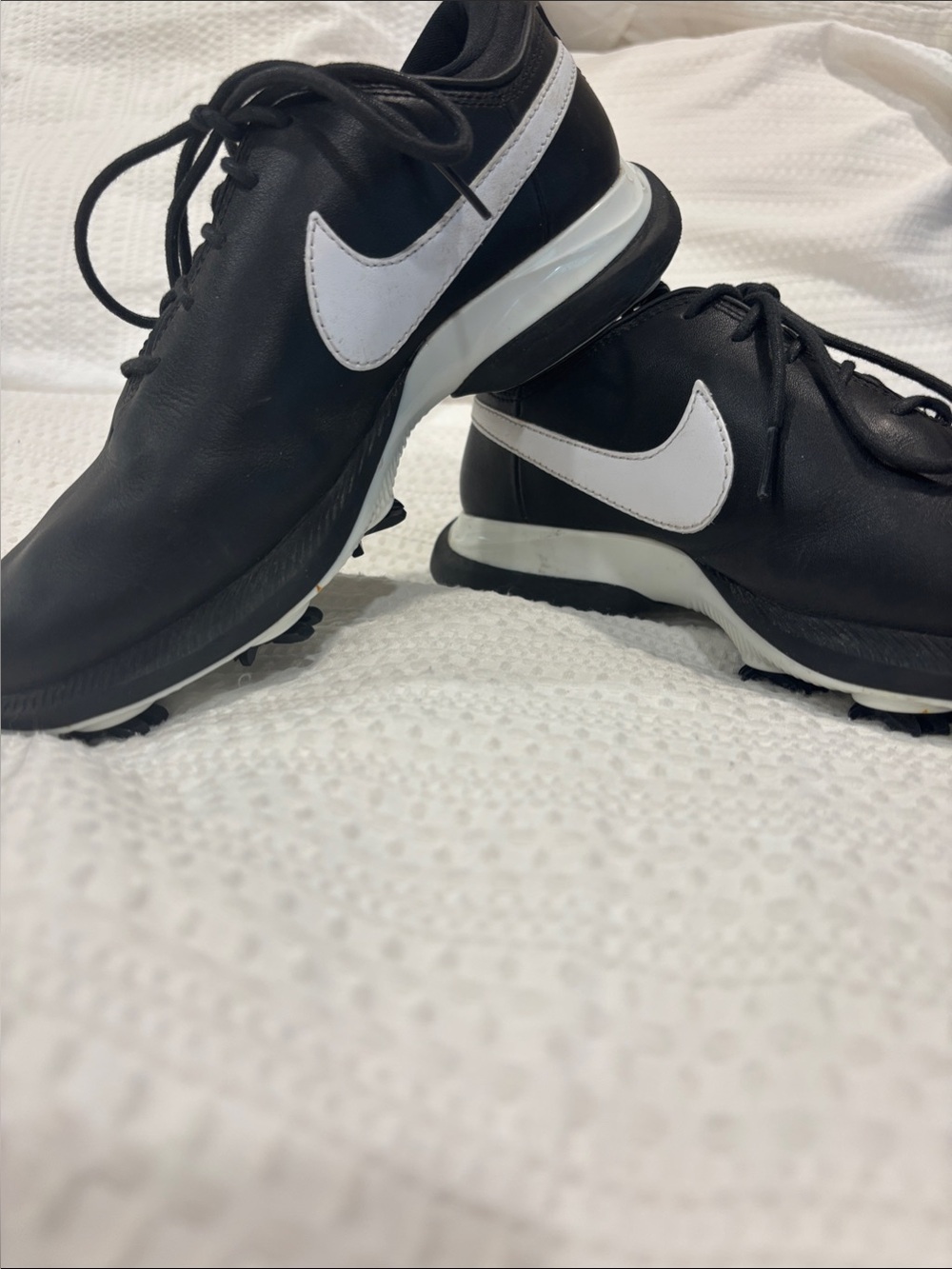 Nike Men’s Black and White Golf Sneakers